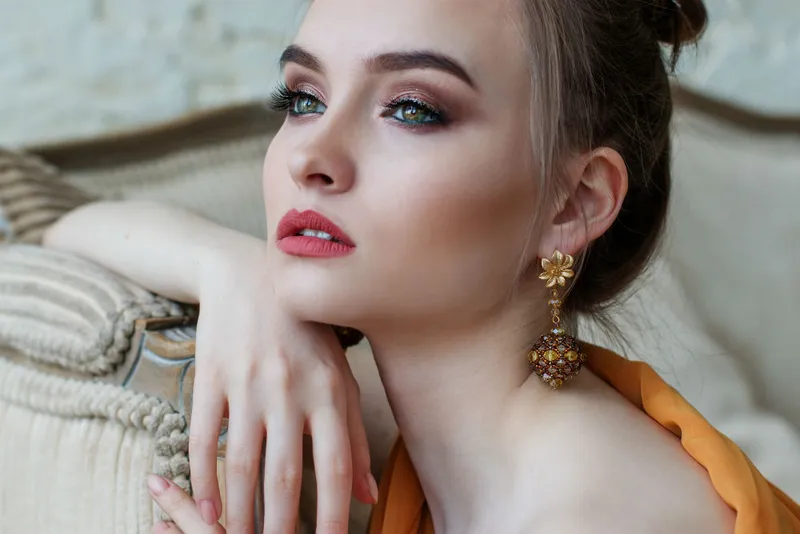 Read article: 6 Luscious Pairs of Drop Earrings to Drool Over