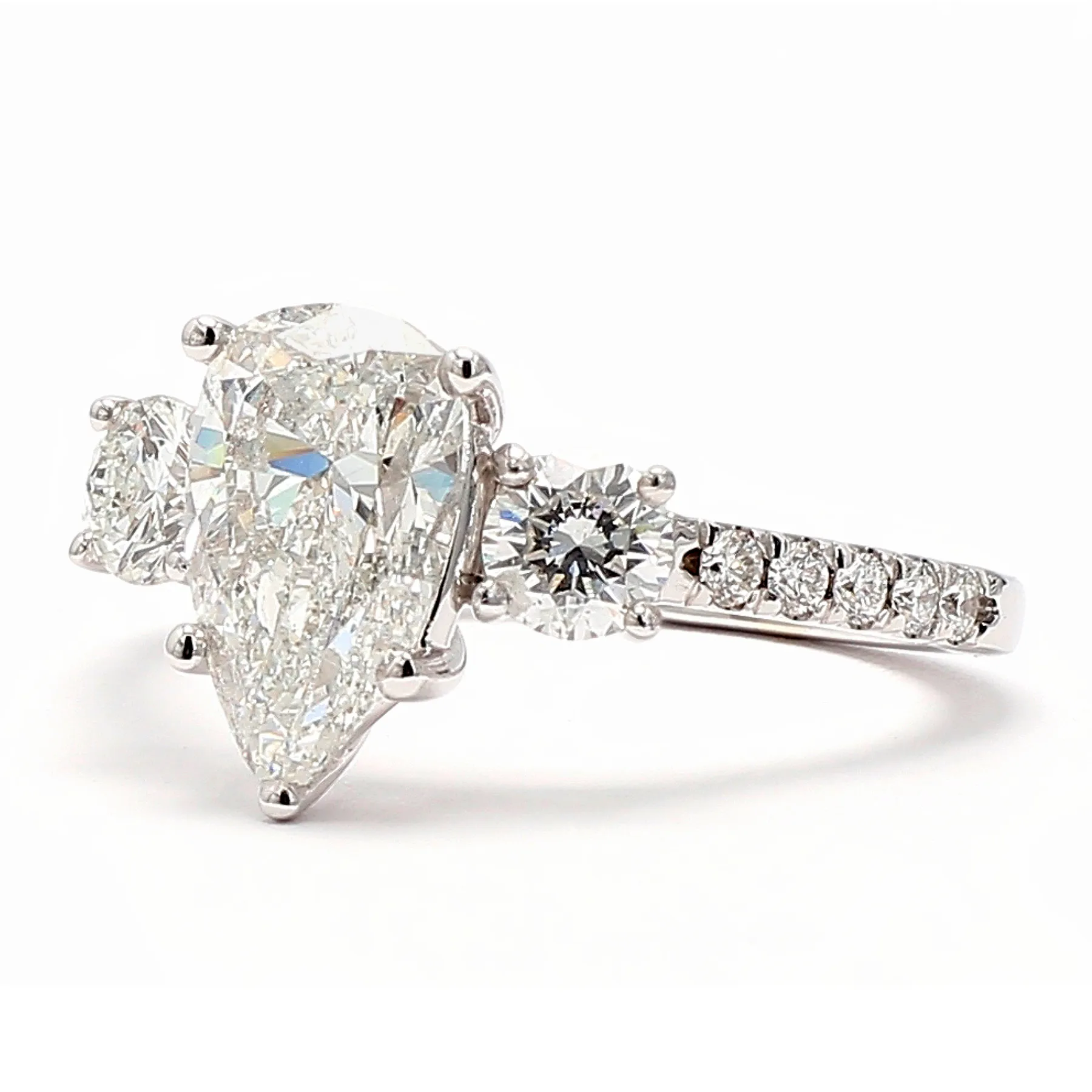 Raleigh Diamond Raleigh's Diamond Engagement Ring Specialists