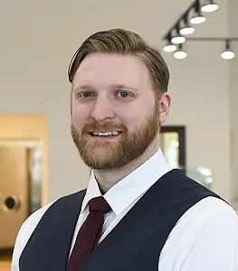 Sam Fountain
GIA STUDENT - ENGAGEMENT RING SPECIALIST