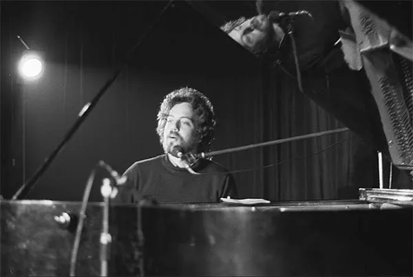 Music Friday: Billy Joel Leaves a Life of Pearls and Caviar in 'I've Loved These