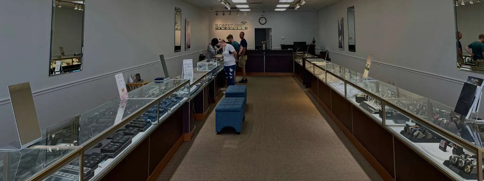 Robert Irwin Jewelers - 35 Goodman Rd W, Southaven, MS 38671