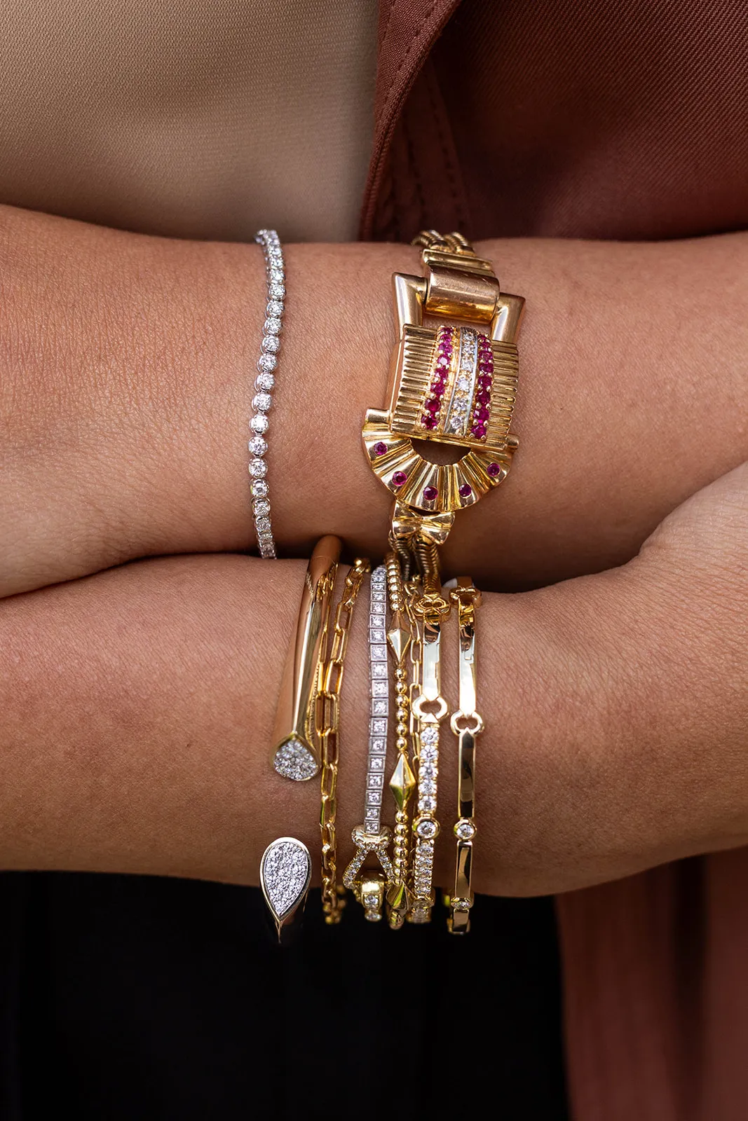 Extraordinary holiday jewelry gifts under $10,000.