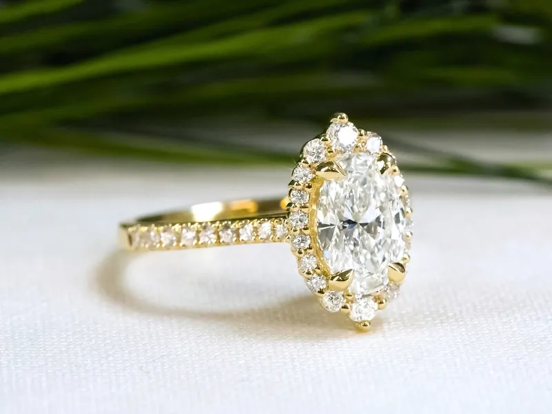 Natural Rings Explore brilliant natural diamond rings crafted to celebrate love, tradition, and life’s most meaningful moments