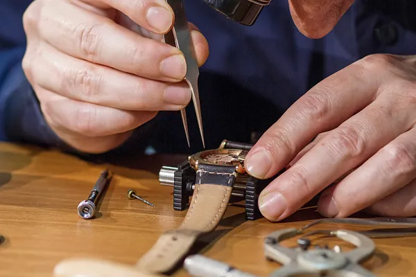 Learn about Watch Repairs image