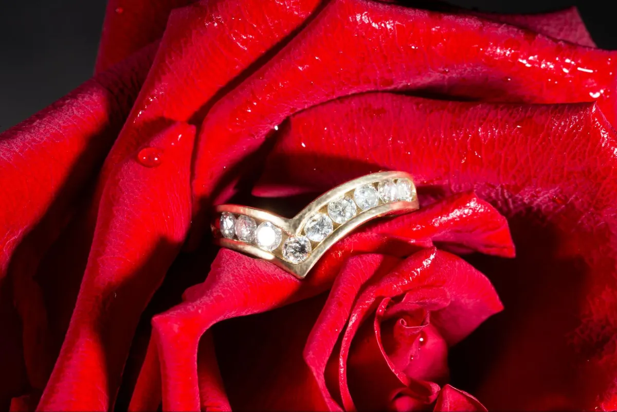 Shine On With Wedding Bands and Anniversary Bands
