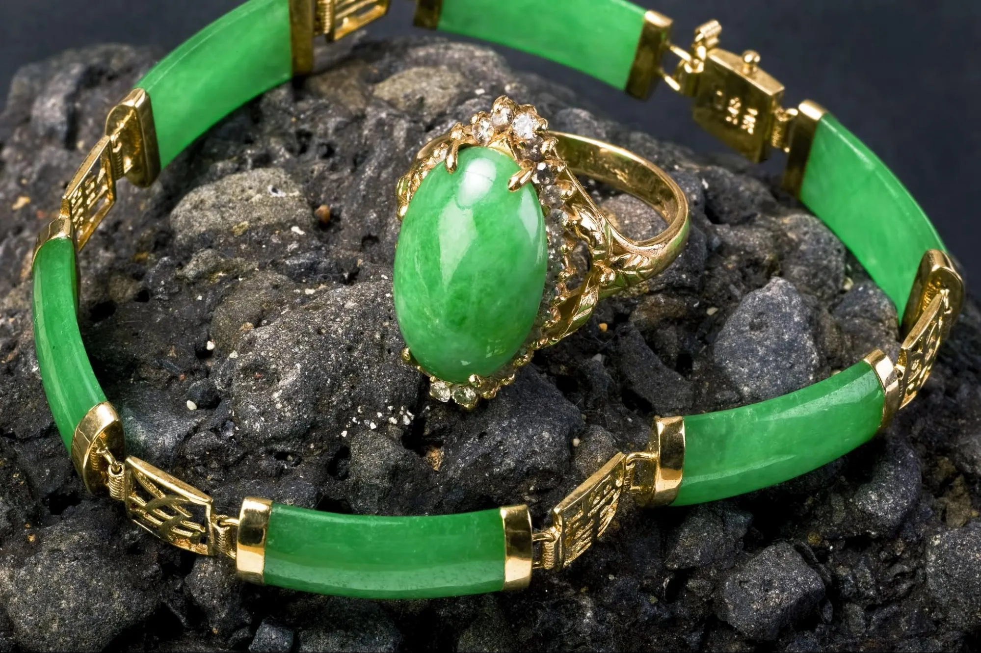 Jade bracelet clearance value