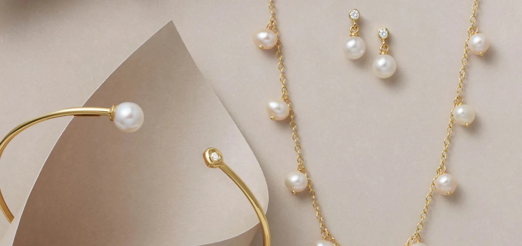 Our Jewelry Collection Lorem ipsum dolor sit amet. Lorem ipsum dolor sit amet. Nick T. Arnold Jewelers Owensboro, KY