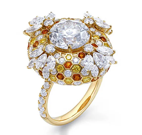 Kelly Osbourne’s New ‘Honeybee’ Engagement Ring Is a Sweet Sym