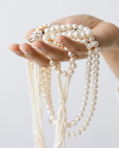 Pearl Stringing Getting your pearls back where they belong. Simones Jewelry, LLC Shrewsbury, NJ