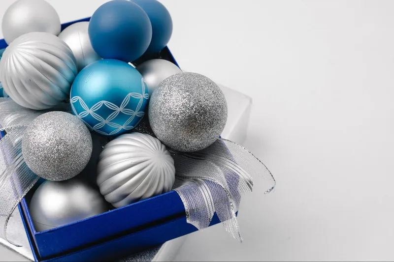 Read article: Celebrate the Season at Steve Lennon & Co.
