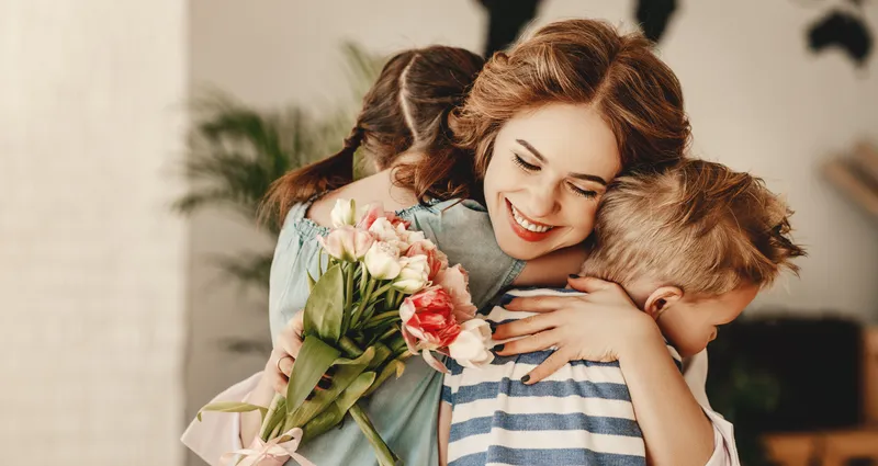 Read article: Celebrate Mom at Steve Lennon & Co.