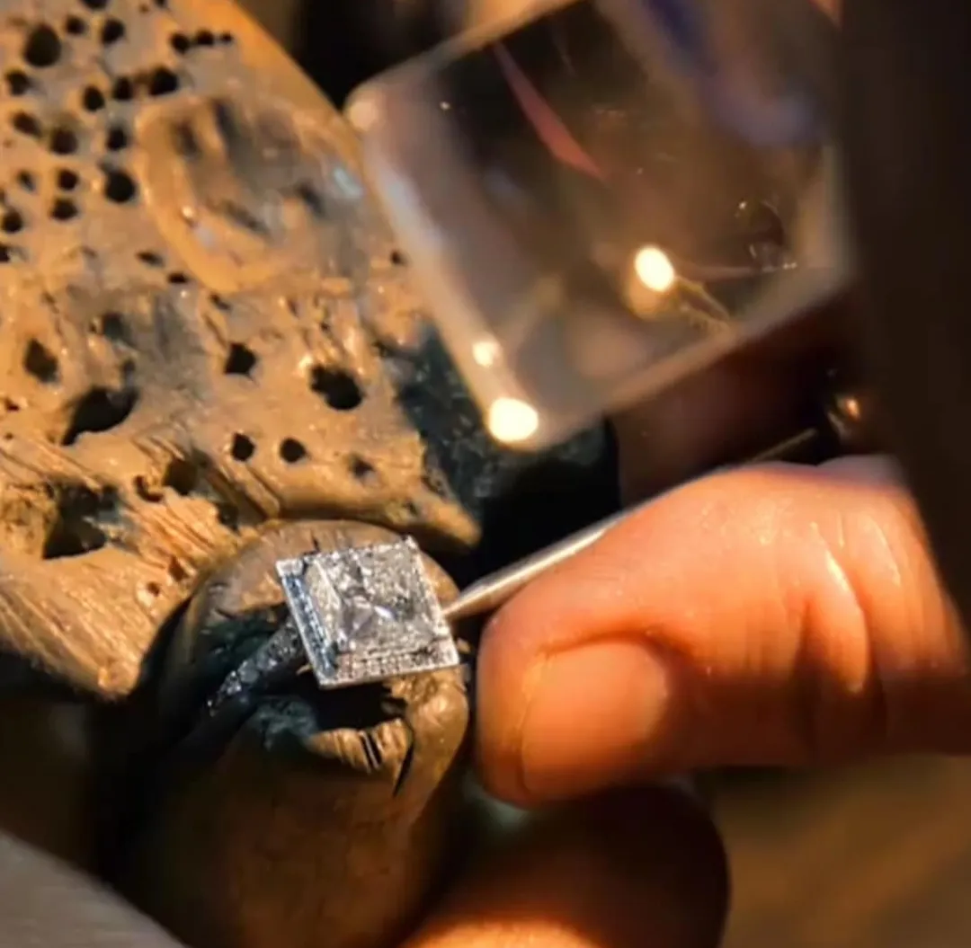 Learn about Complimentary Services image