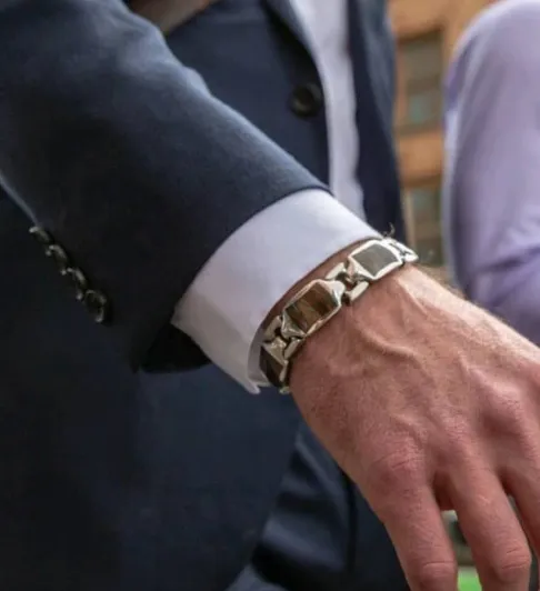 Read article: Tips for men on buying jewelry