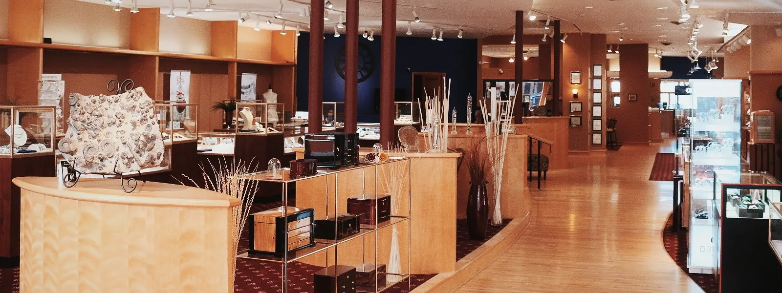 About US Since 1989 we have been serving the Holland area of West Michigan with the Best Service and Selection of any Jewelry st