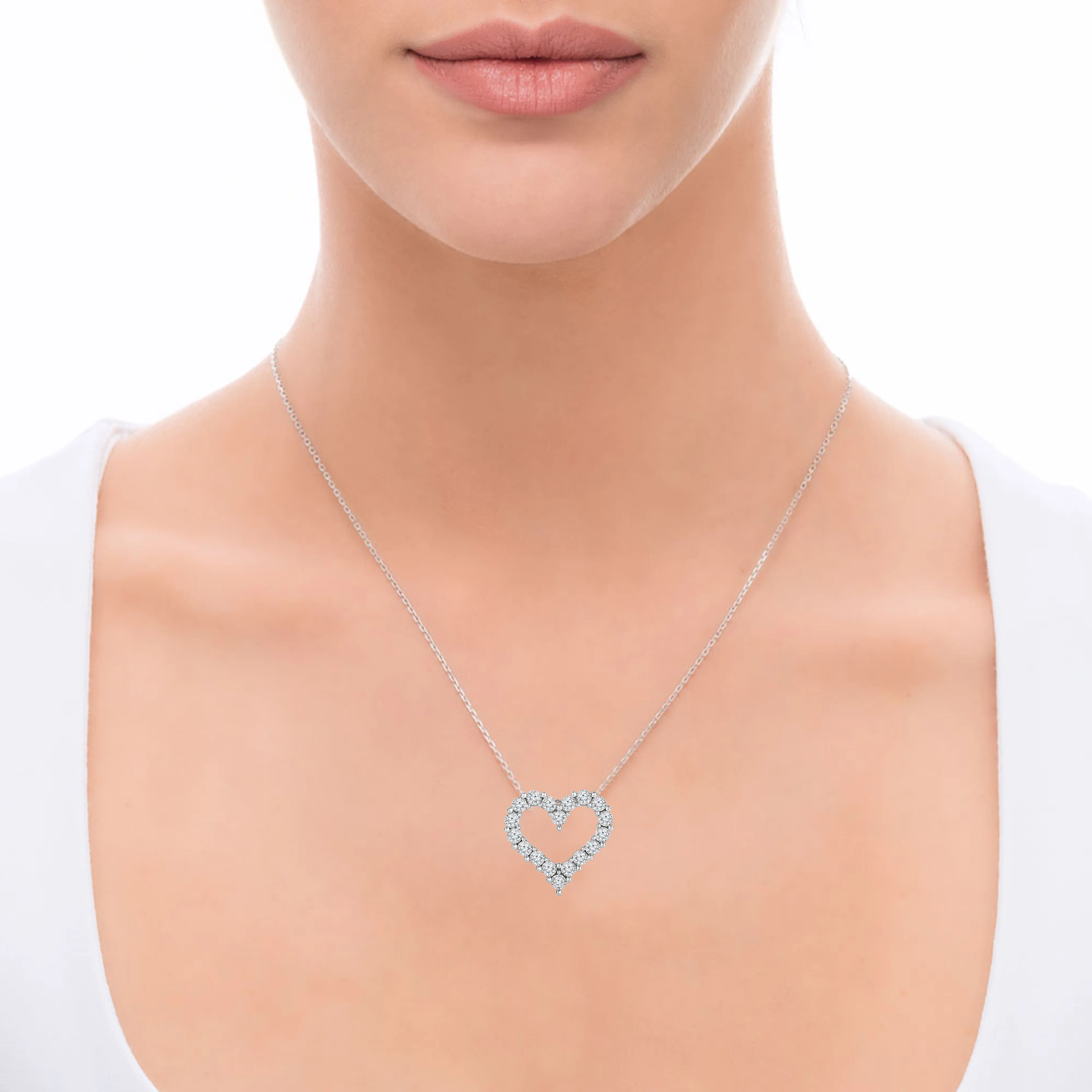  The Trumiracle(r) setting enhances the size and appearance of your diamond The Plumb Club CHARLOTTE, AL