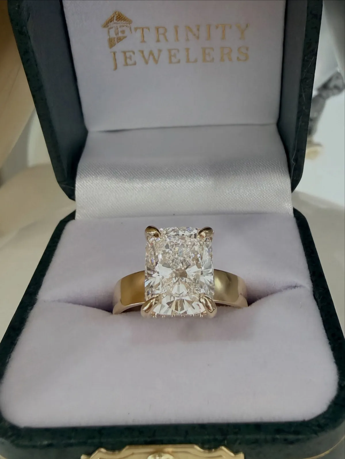 Lab-Grown vs Natural Diamonds: Key Differences to Know Before You Buy