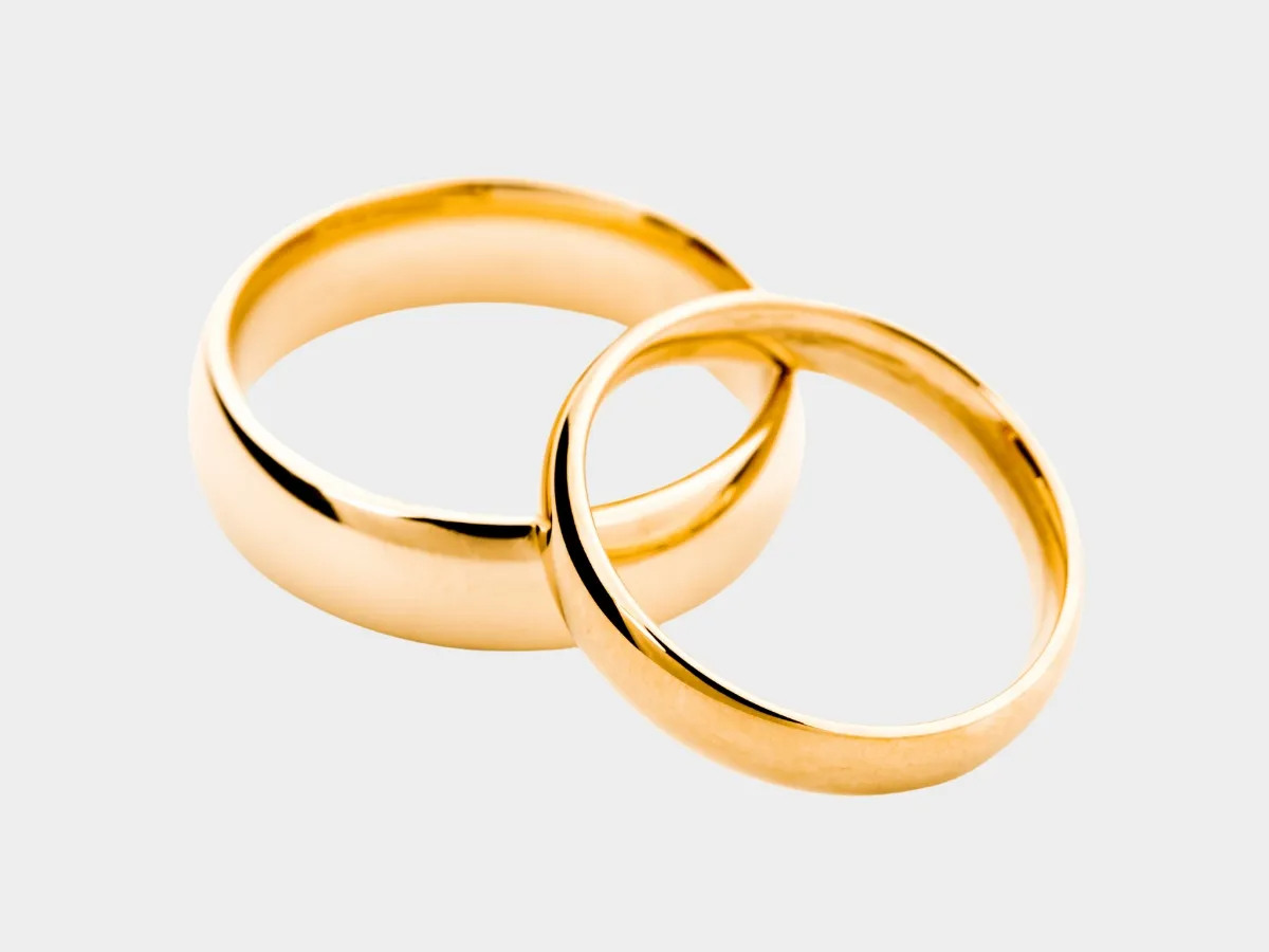 Classic plain gold wedding bands.