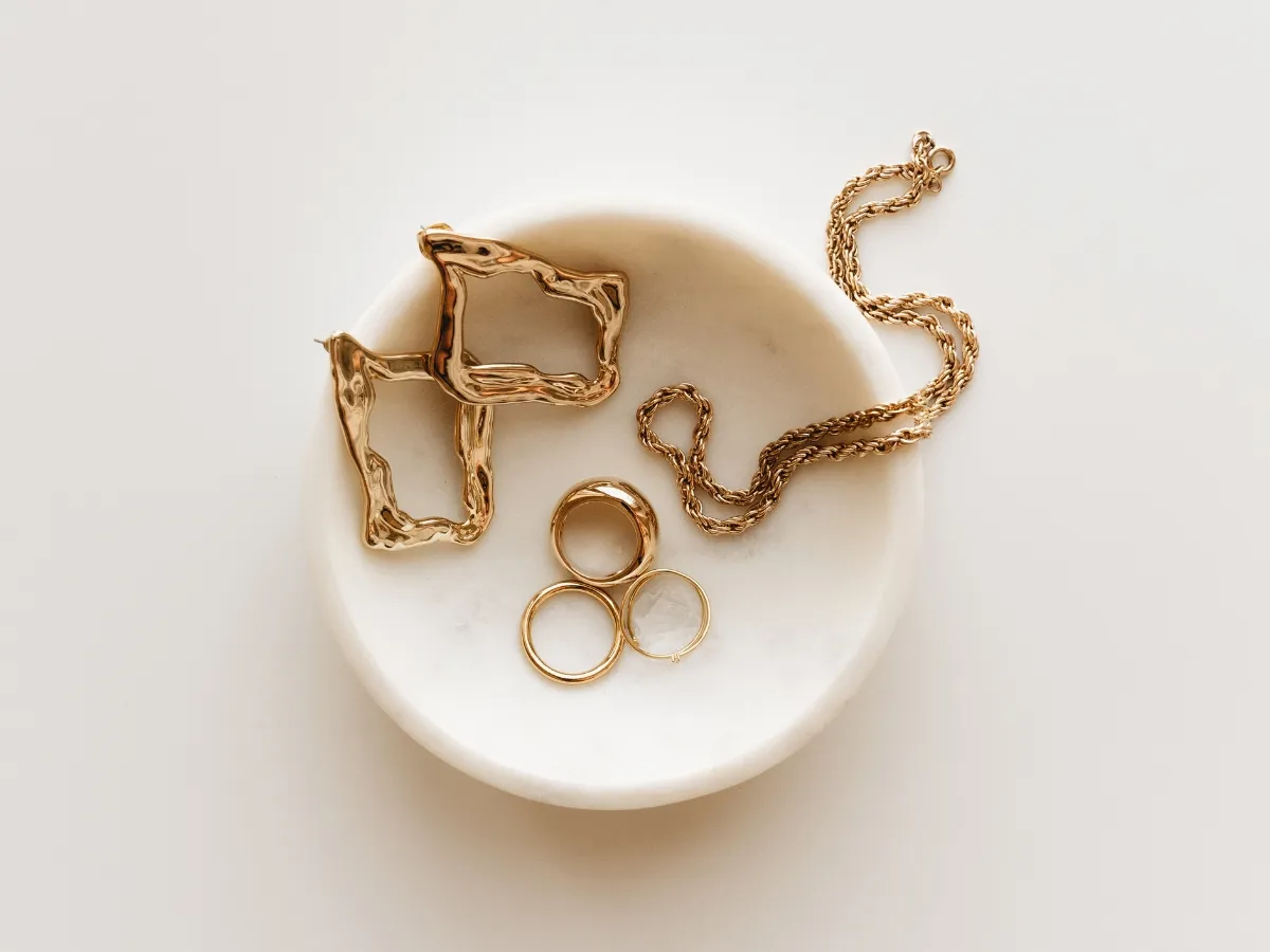 Understanding Different Metals in Custom Jewelry