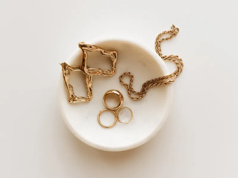 Read article: Understanding Different Metals in Custom Jewelry