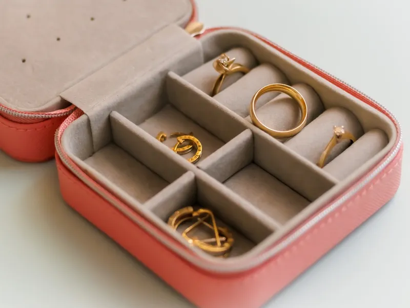 Read article: Storing Custom Jewelry: Best Practices
