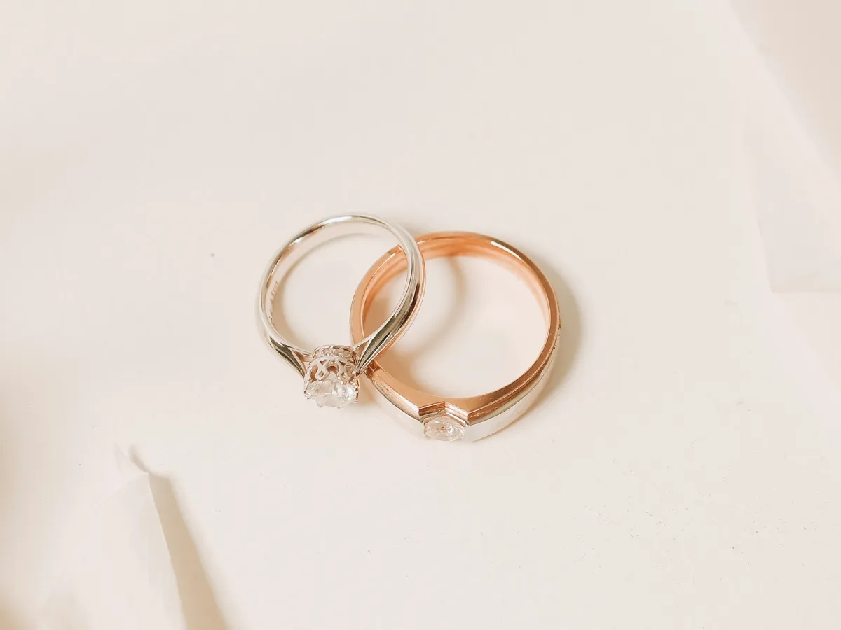 Engagement rings in white and rose gold.