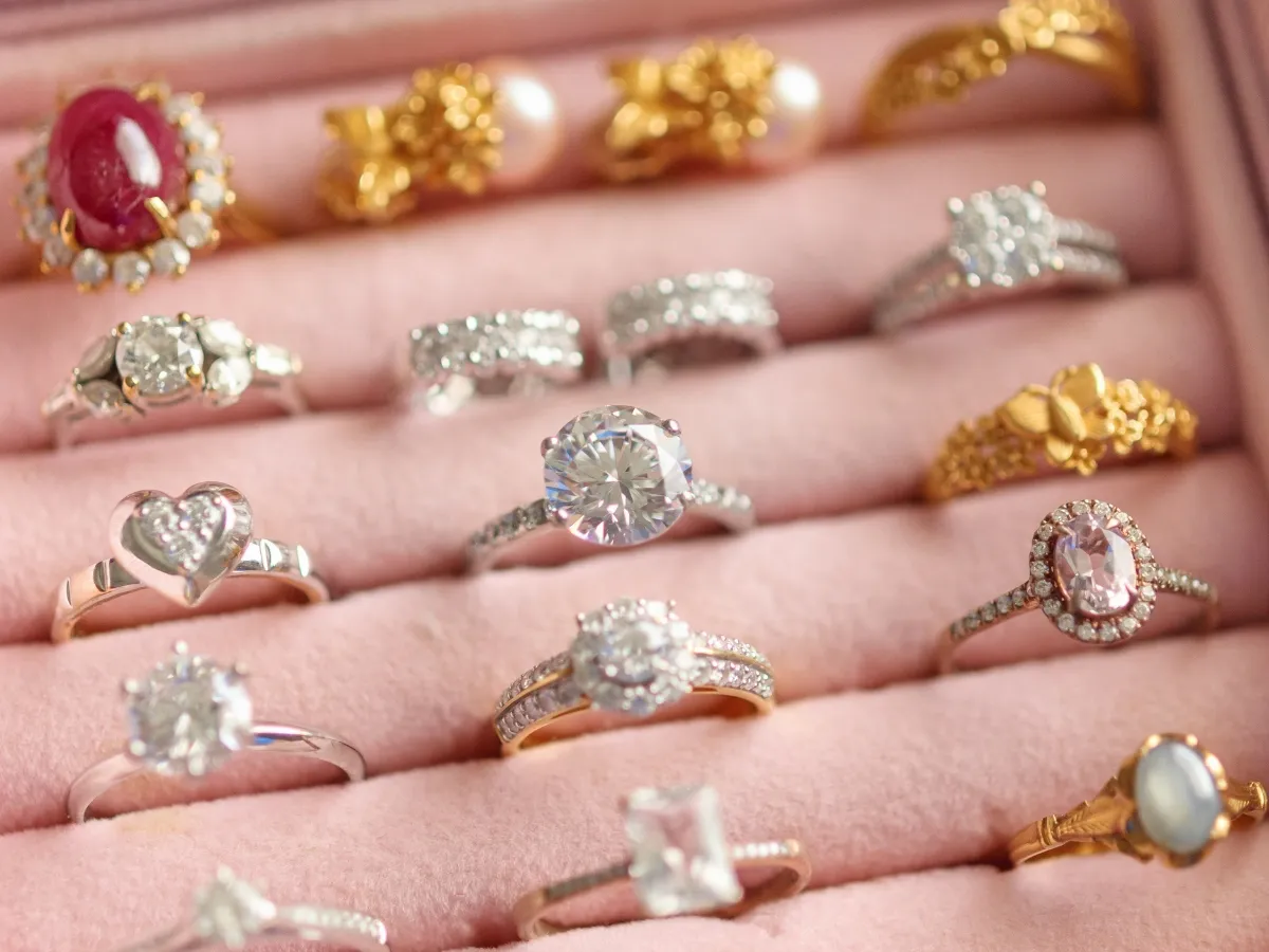 Vintage vs. Modern Engagement Rings: Finding Your Perfect Style