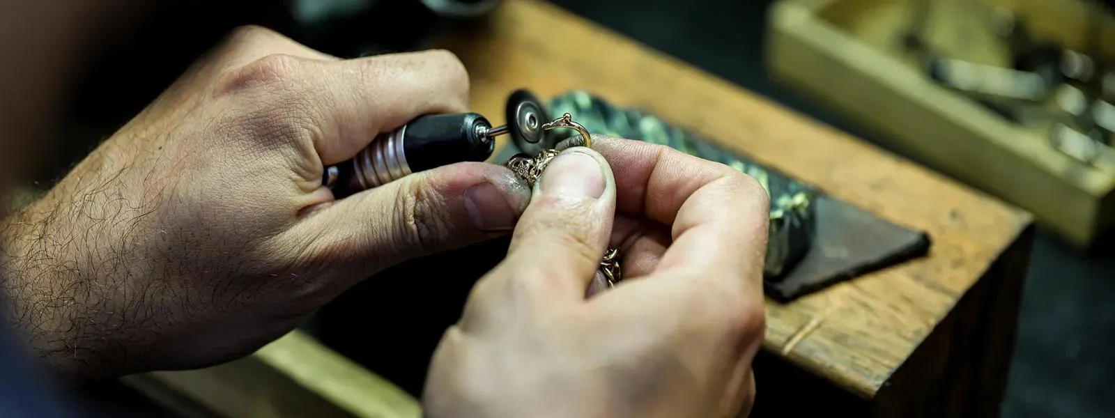 Jewelry Repair Snellville GA - Van Adams Jewelers The Best Onsite Jewelry Repair Store in Snellville Van Adams Jewelers Snellville, GA