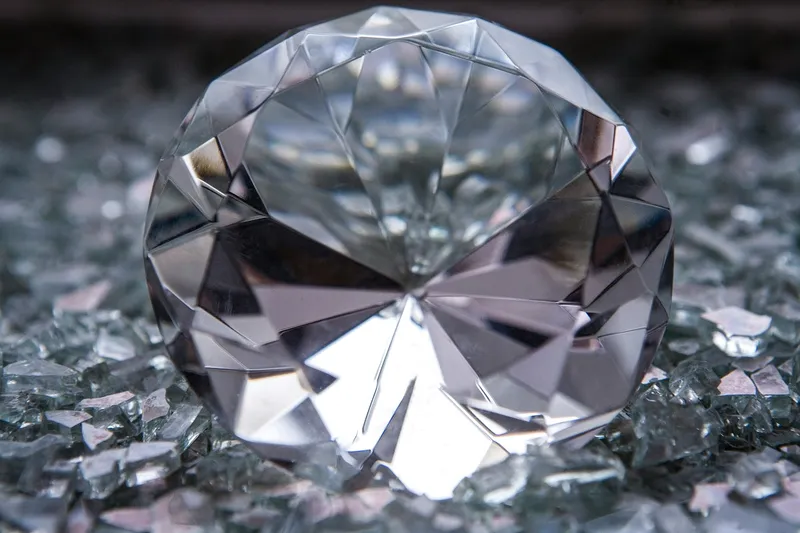 Read Article: Should I Buy a Lab Diamond Engagement Ring? | Van Adams Jewelers