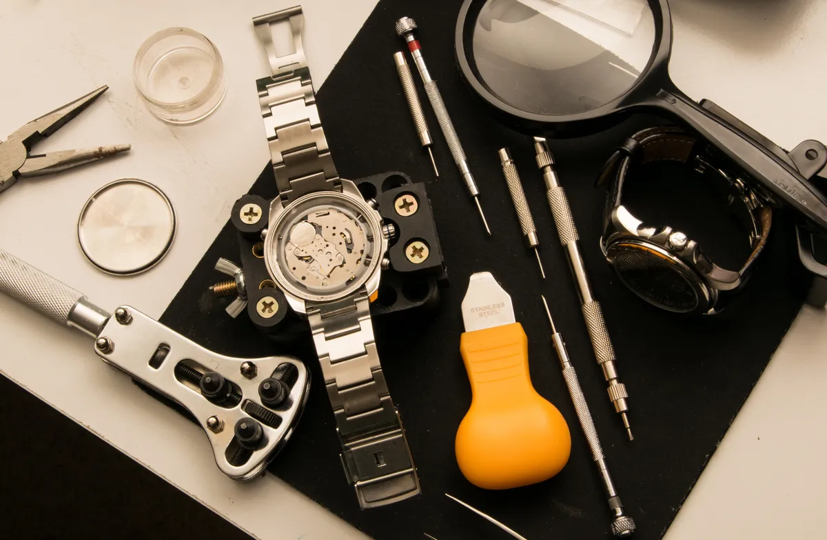 Do Jewelry Stores Replace Watch Batteries? Here’s What You Need to Know