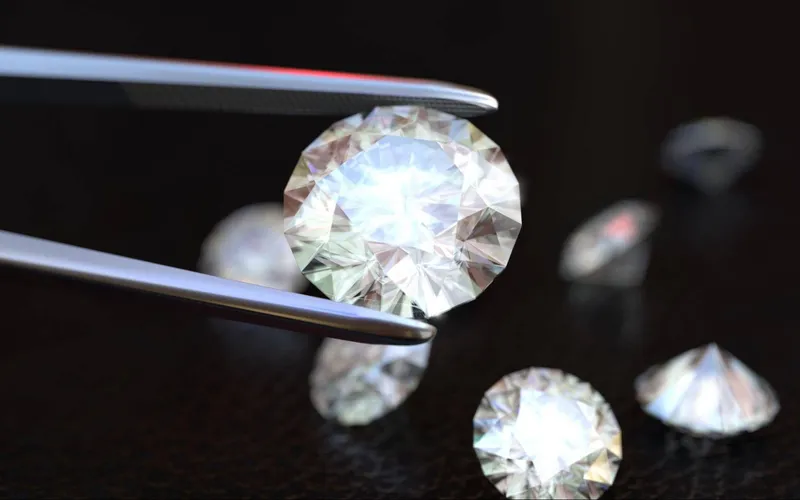 Read article: The Four Dazzling Qualities of a Diamond