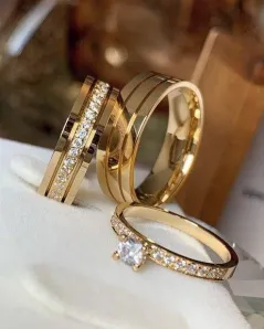Engagement Ring vs Wedding Ring