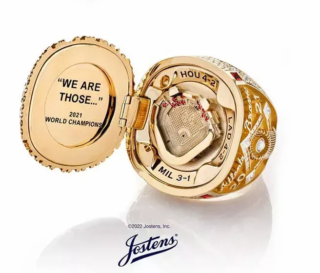 Atlanta Braves' 2021 World Series Ring Flips Open t