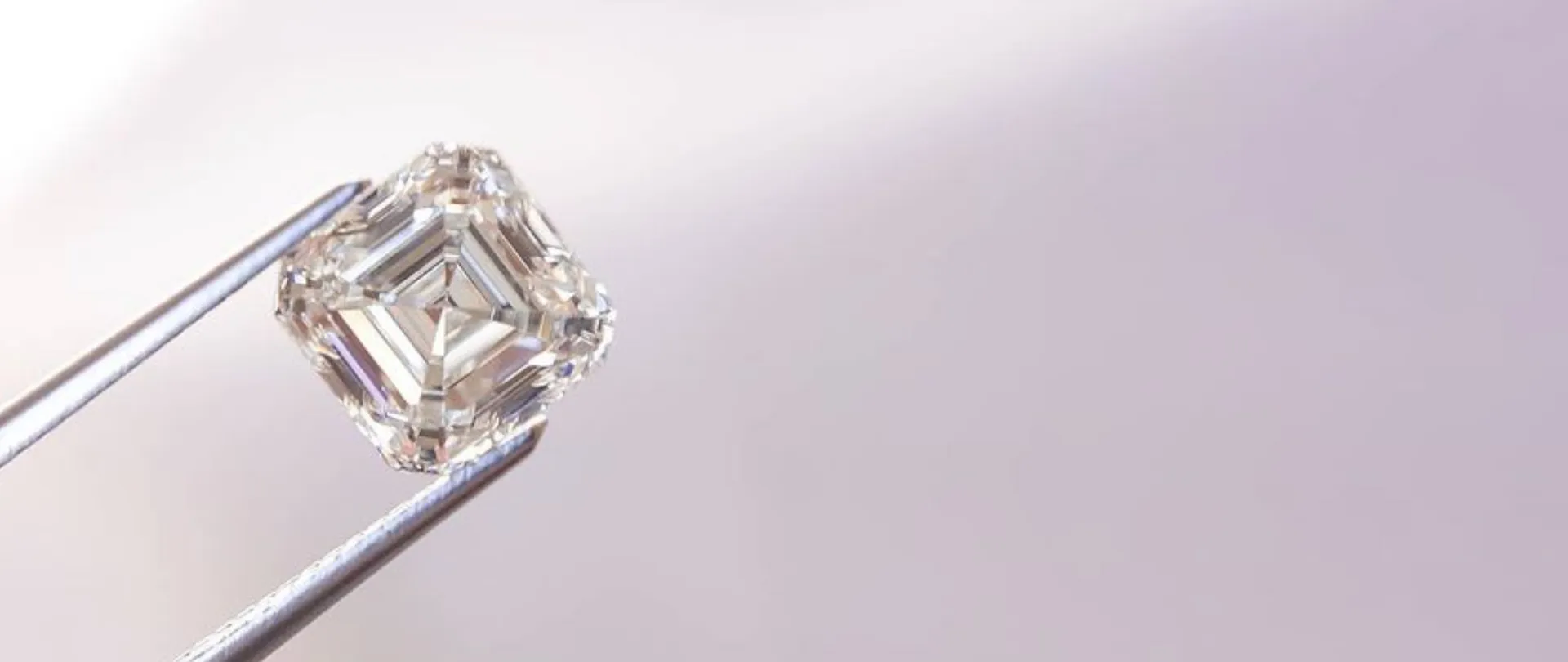 Diamond engagement ring at Arezzo Jewelers in Elmwood Park Illinois