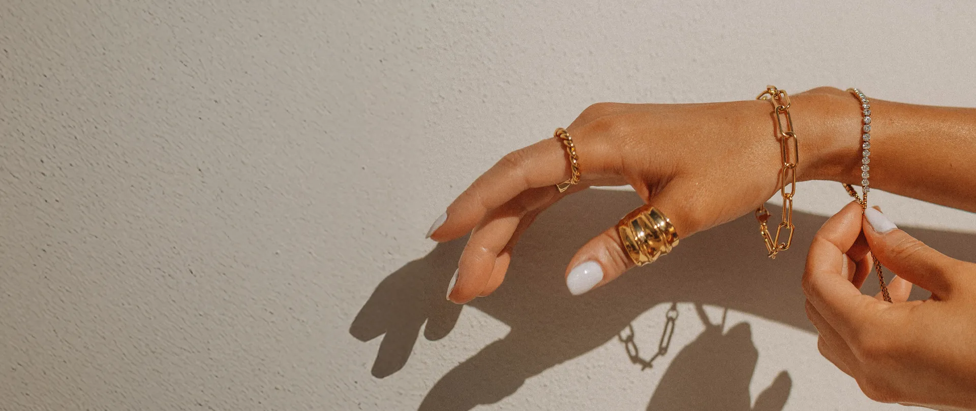 Exceptional Jewelry. Irresistible Prices. Treat yourself to something special for less! Explore LJM&rsquo;s Deals & Steals for beautiful jewelry at exceptional prices. Your next favorite piece may be just a click away. Lester Martin Dresher, PA
