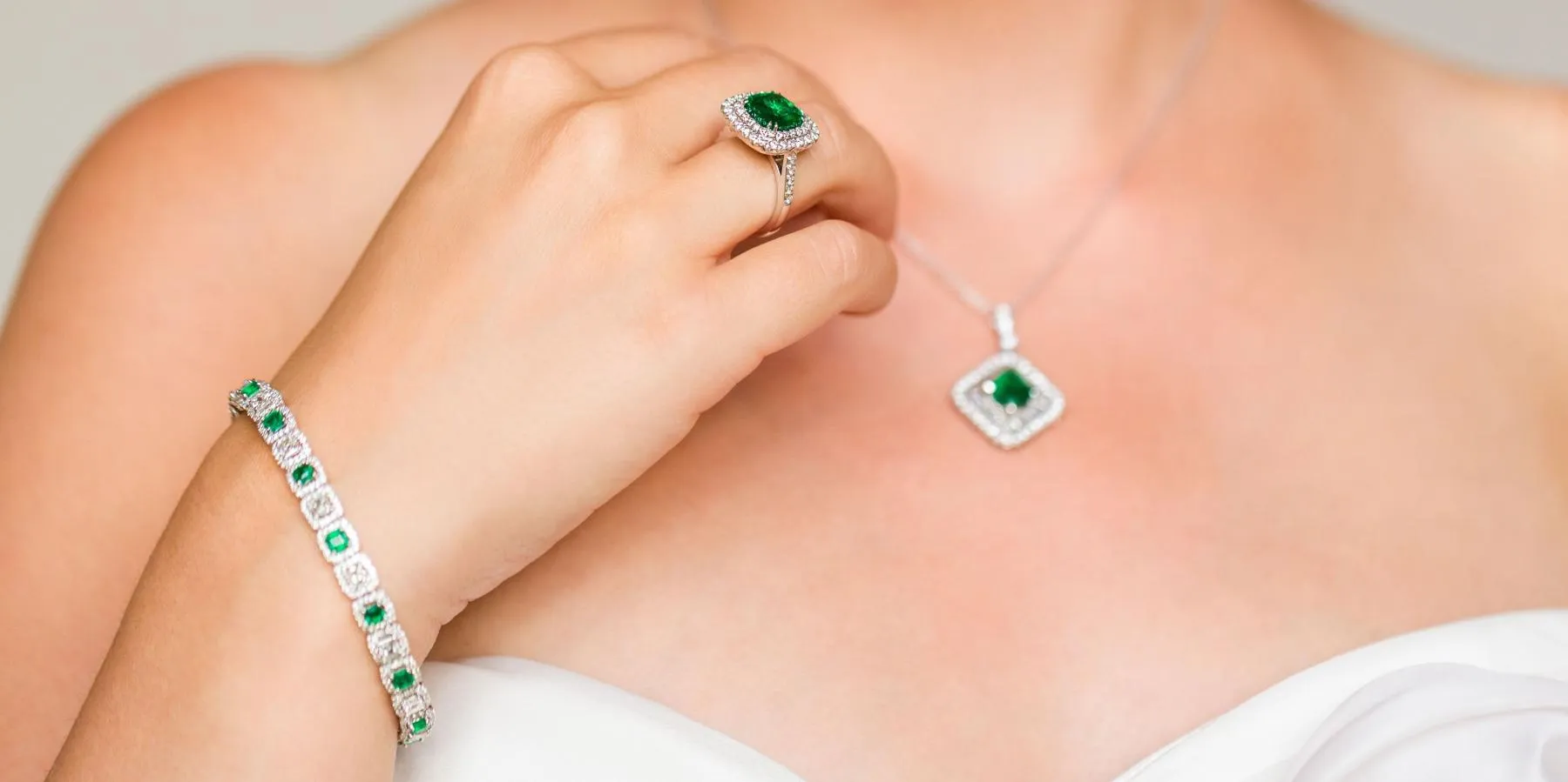 [Something about curated jewelry] [descriptive text about curated jewelry] Laurie Kottke Fine Jewelers Minneapolis, MN