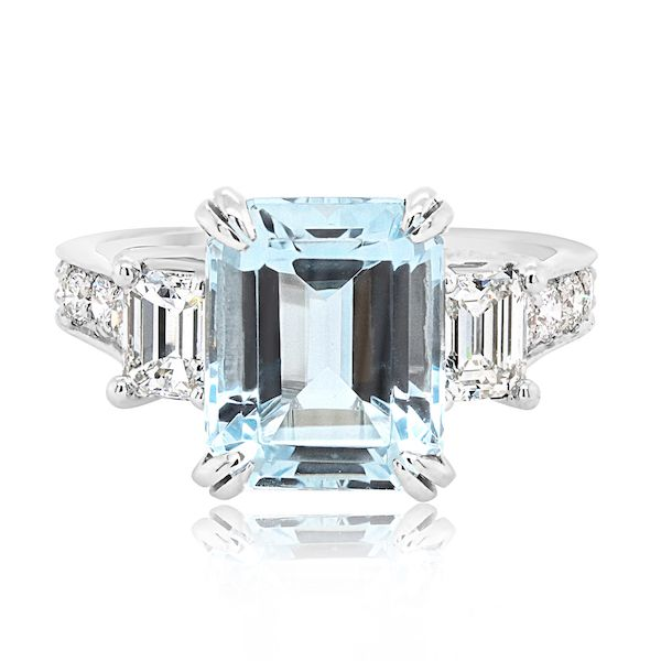 Ring in Platinum with an Aquamarine and Diamonds